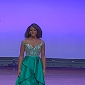 Elegant Green Lace Prom Dress